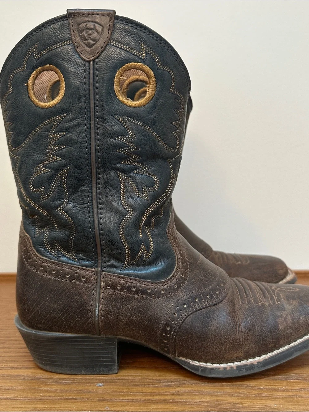 Ariat Distressed Brown Square-Toe Cowboy Boots Kids Size: 3 Genuine Leather